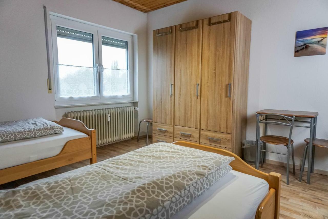 Monteurzimmer Hochsal Apartment เลาเฟนเบิร์ก ภายนอก รูปภาพ