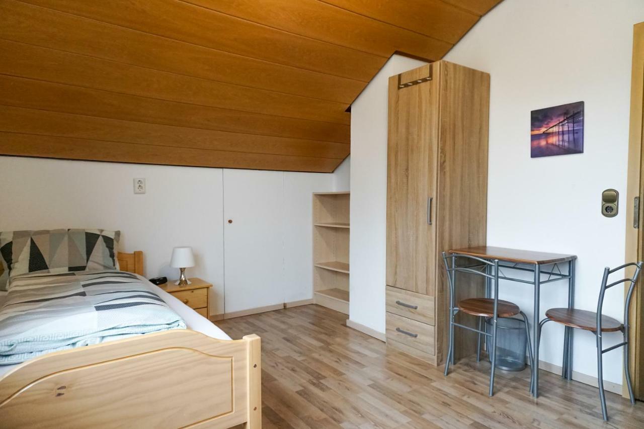 Monteurzimmer Hochsal Apartment เลาเฟนเบิร์ก ภายนอก รูปภาพ