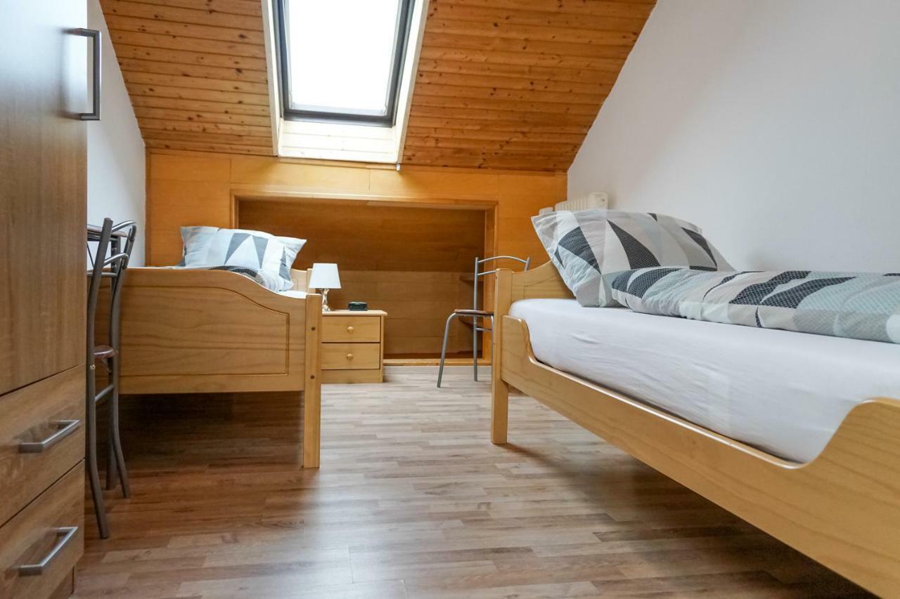 Monteurzimmer Hochsal Apartment เลาเฟนเบิร์ก ภายนอก รูปภาพ